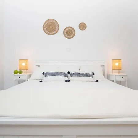 Pure Naxos - & Near - Entire
